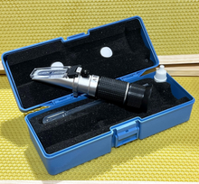 Load image into Gallery viewer, Refractometer